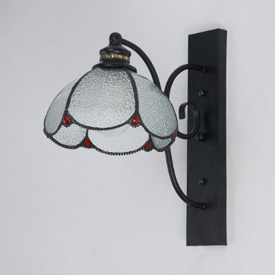 Frendorf | Tiffany Scalloped Wandmontage Licht met Rechthoekige Achterplaat Gevlekt Glas 3 Lichten Wandverlichting in Wit/Transparant/Blauw