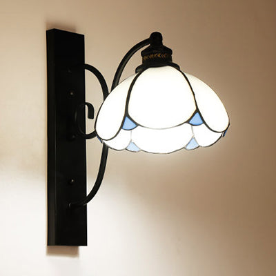 Frendorf | Tiffany Scalloped Wandmontage Licht met Rechthoekige Achterplaat Gevlekt Glas 3 Lichten Wandverlichting in Wit/Transparant/Blauw