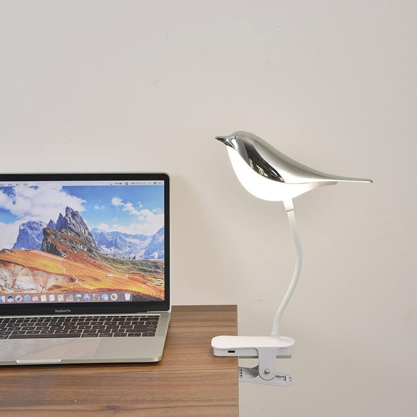 Frendorf | BrightBird Nordic LED Tischlampe | USB-Ladung | Nachtlicht mit Vogelclip | Modernes Design