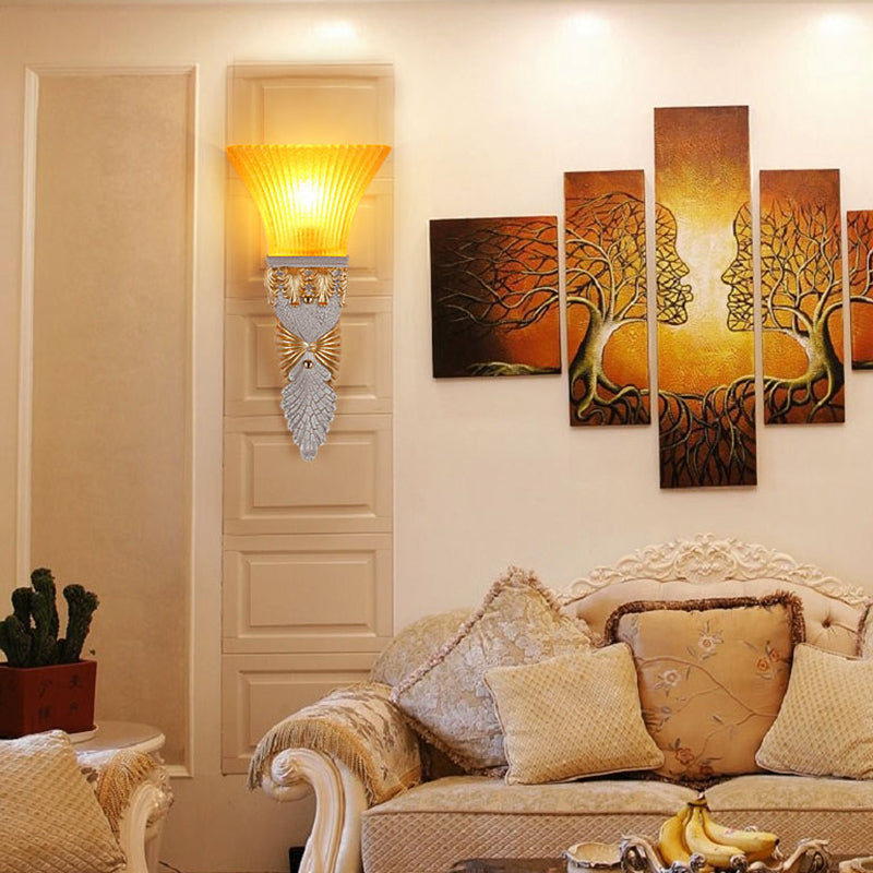 Frendorf | Aflopend Gele Glazen Wandlamp Retro Stijl 1 Kop Leefkamer Wandgemonteerde Lamp met Gouden/Zilver/Wit en Gouden Achterplaat