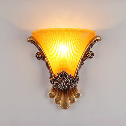 Frendorf | 1 Licht Wandlamp met Uitlopende Kap Geel Glas Modernistische Stijl Slaapkamer Wandlamp Wandlicht met Rozen Deco