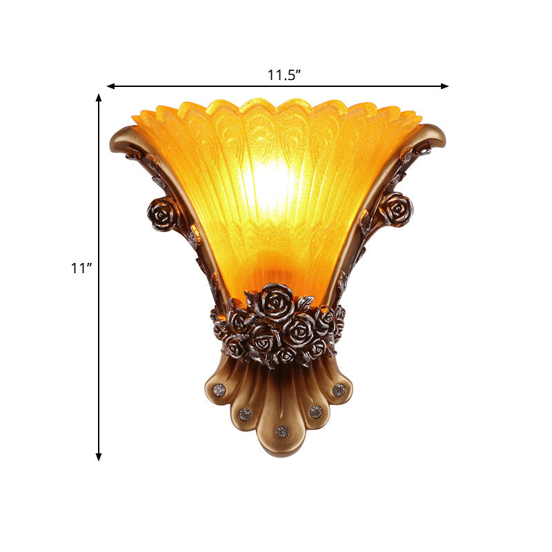 1 Licht Wandlampe mit ausgestelltem Schirm Gelbes Glas Modernistischer Stil Schlafzimmer Wandlicht Wandgarderobe mit Rosen-Dekor