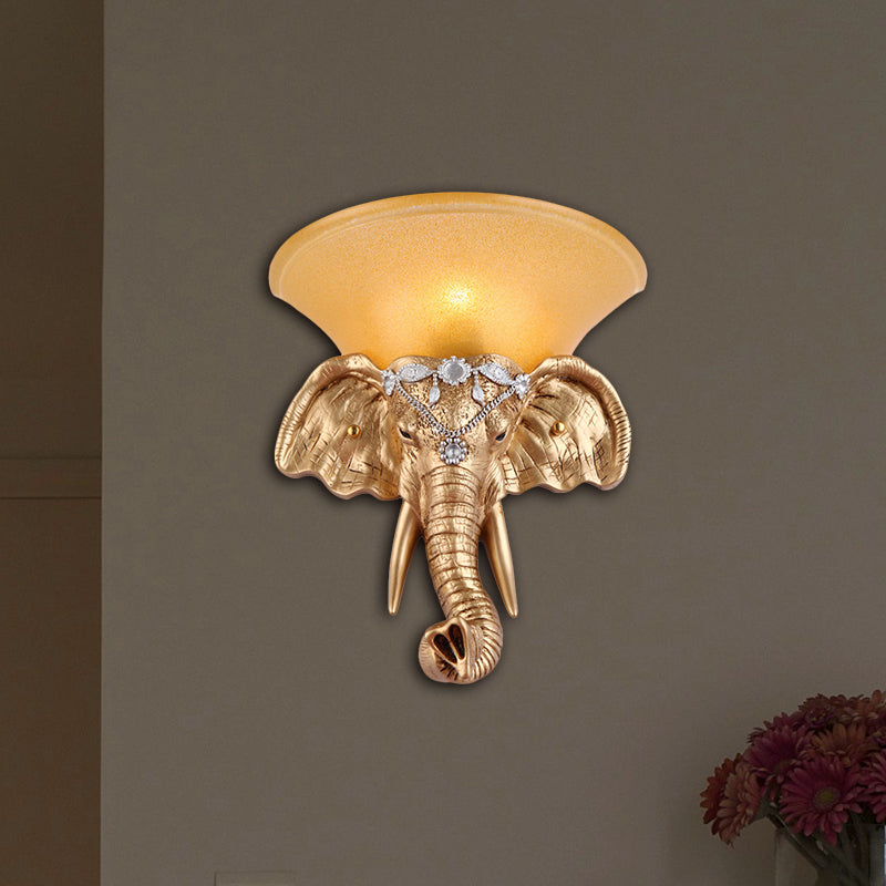Frendorf | 1 Glühbirne Harz Wandleuchte Retro-Stil Goldener Elefantenkopf Schlafzimmer Wandlicht mit ausgestelltem gelbem Glasschirm