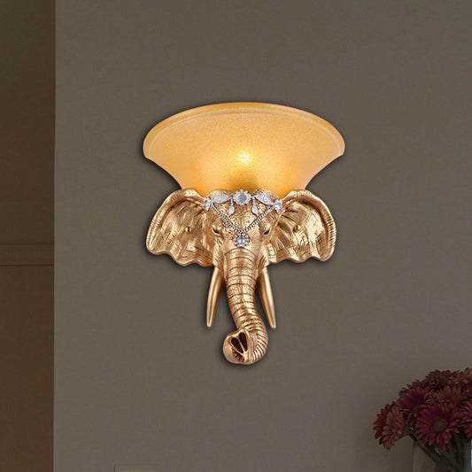 Frendorf | 1 Glühbirne Harz Wandleuchte Retro-Stil Goldener Elefantenkopf Schlafzimmer Wandlicht mit ausgestelltem gelbem Glasschirm