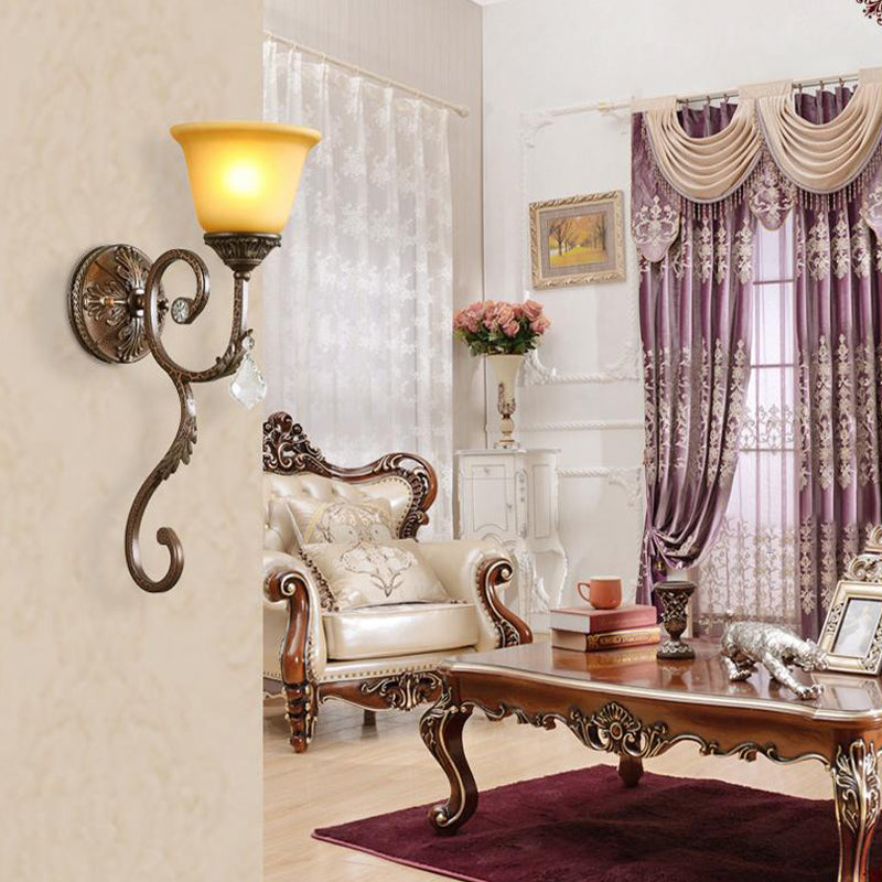 Frendorf | Flared Amber Glass Sconce Lampe Traditionell 1 Licht Ecke Wandmontierte Lichtquelle in Bronze mit Gewundenem Arm