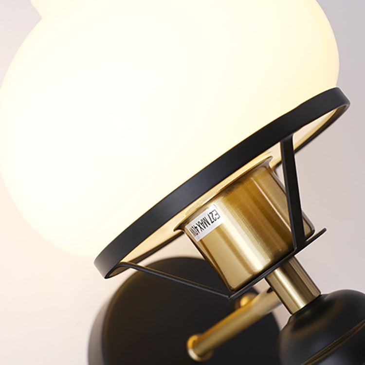 Frendorf | GeoLuxe Französische Geometrische Wandlampe | Eisen & Glas | 1-Licht Design für Wohnzimmer
