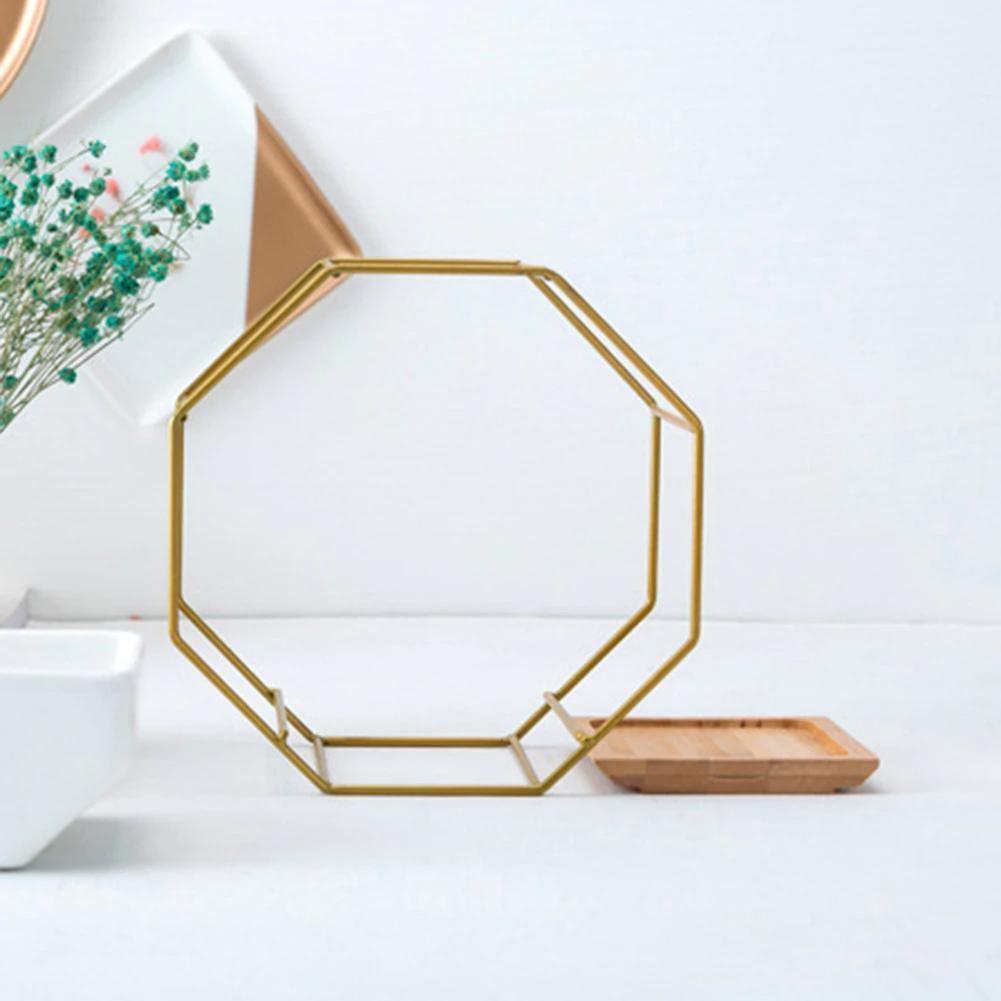 Frendorf | GeoFrame Keramik Wandpflanztopf mit Metallrahmen | Octagon Design