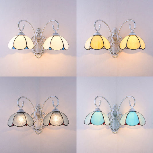 Frendorf | Gevederde Glazen Wandlamp met Witte Gebogen Arm 2 Lichten Traditionele Wandlamp in Wit/Helder/Blauw/Beige