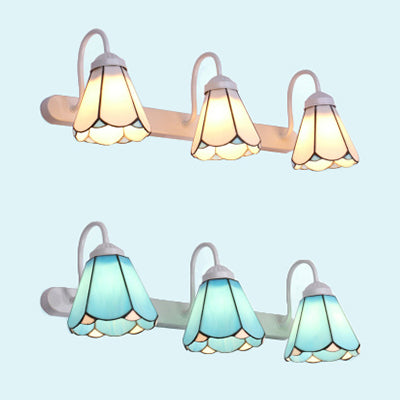 Frendorf | 3 Köpfe Wand Sconce Licht Tiffany konisch Weiß/Blau Glas Vanity Licht Fixture für Badezimmer