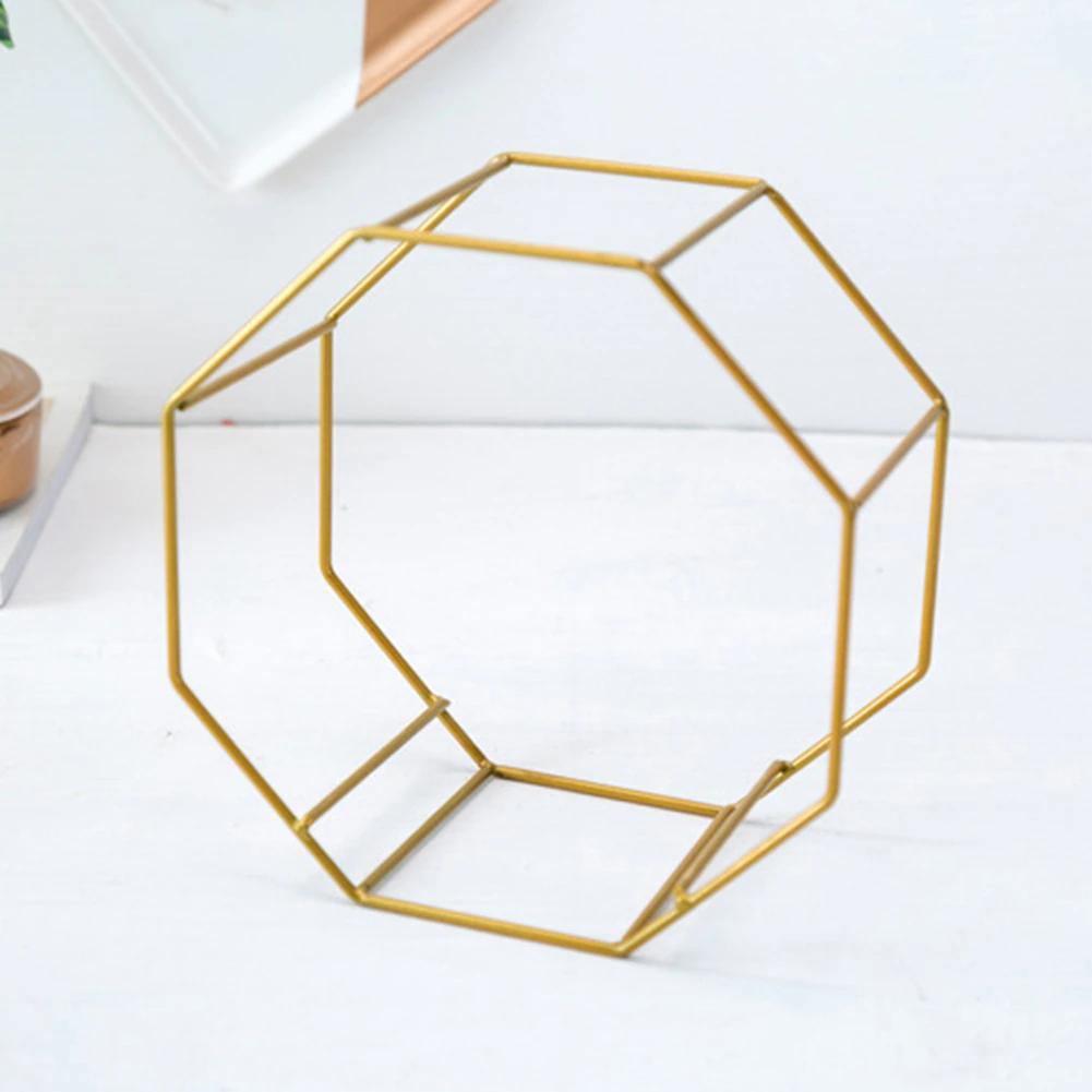 Frendorf | GeoFrame Keramik Wandpflanztopf mit Metallrahmen | Octagon Design