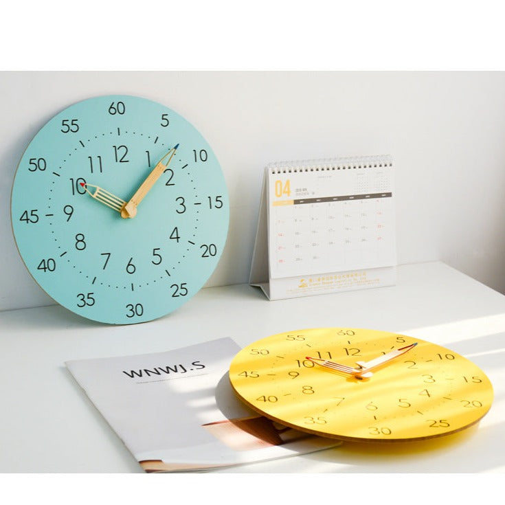 Lernzeit Kinderzimmer Stille Wanduhr