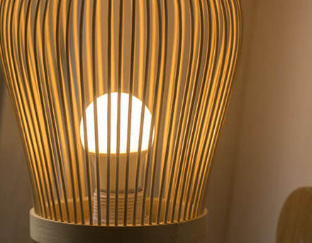 Frendorf | BambuLux Handgewebte Wandlampe | Moderner Bambus-Lampenschirm | 1-flammig | Umweltfreundliche Beleuchtung
