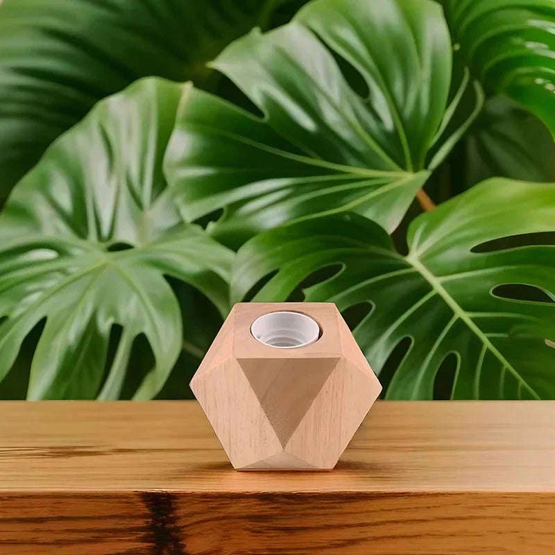 Frendorf | GeoLume – Tischlampe mit facettiertem geometrischem Holzfuß