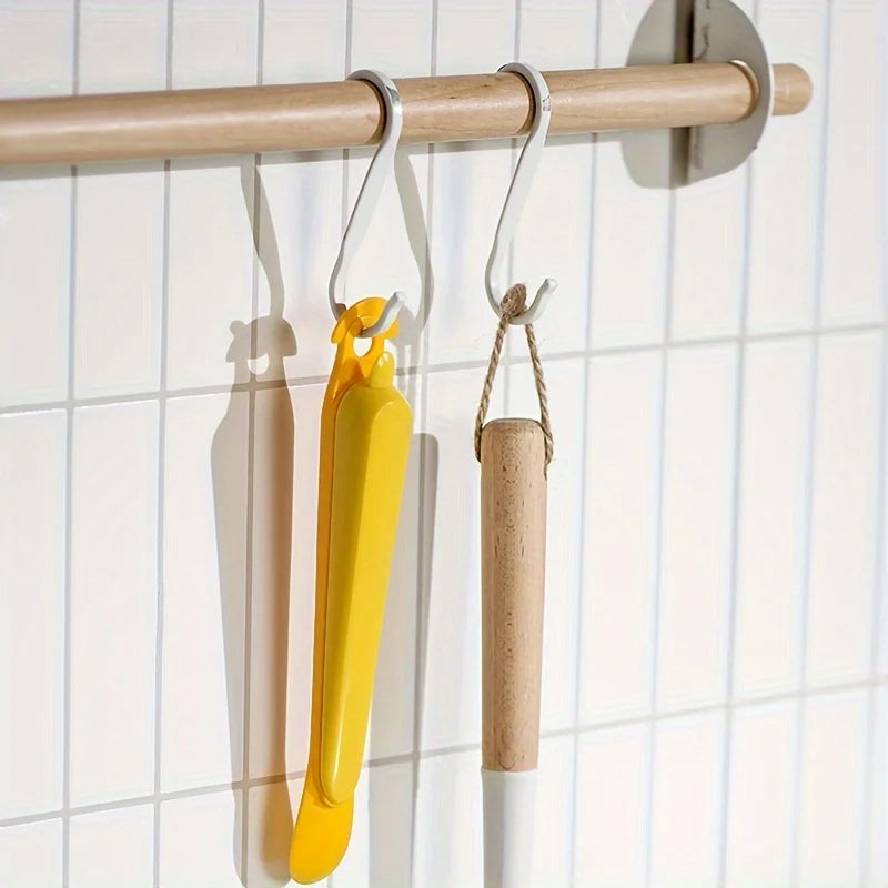 Multifunktionswerkzeug zum Schalen von Obst in der Küche