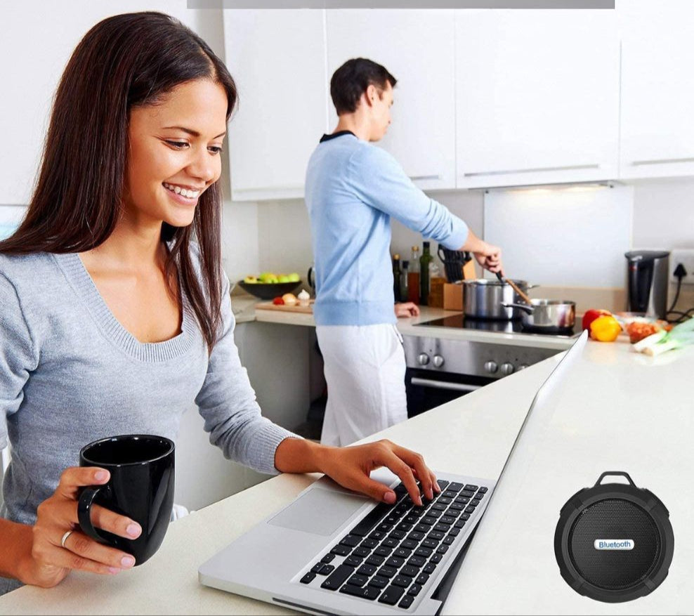Frendorf | SoundGrip Tragbarer Bluetooth-Lautsprecher – Kabellos & Wasserabweisend mit Saugnapf