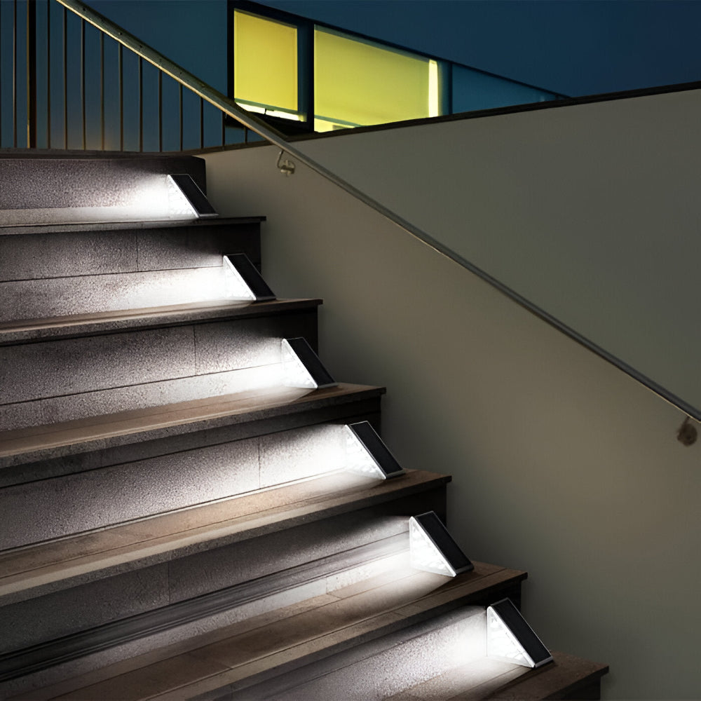 Frendorf | 2/6 Pack Dreieckige Solarlampen Garten - IP67 Solarlicht - Gartendekoration Licht