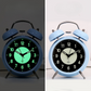 LuminousTime - Elegante Metallwecker mit sanfter Beleuchtung für friedliche Morgen und Nächte
