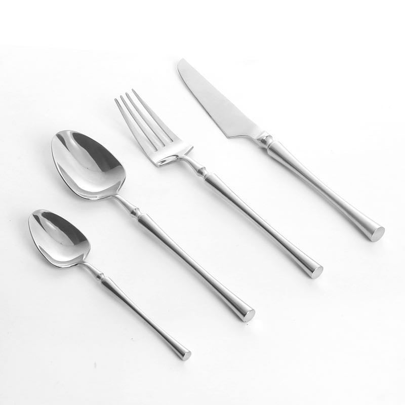 Klassisches Edelstahlset mit Eleganten Griffen