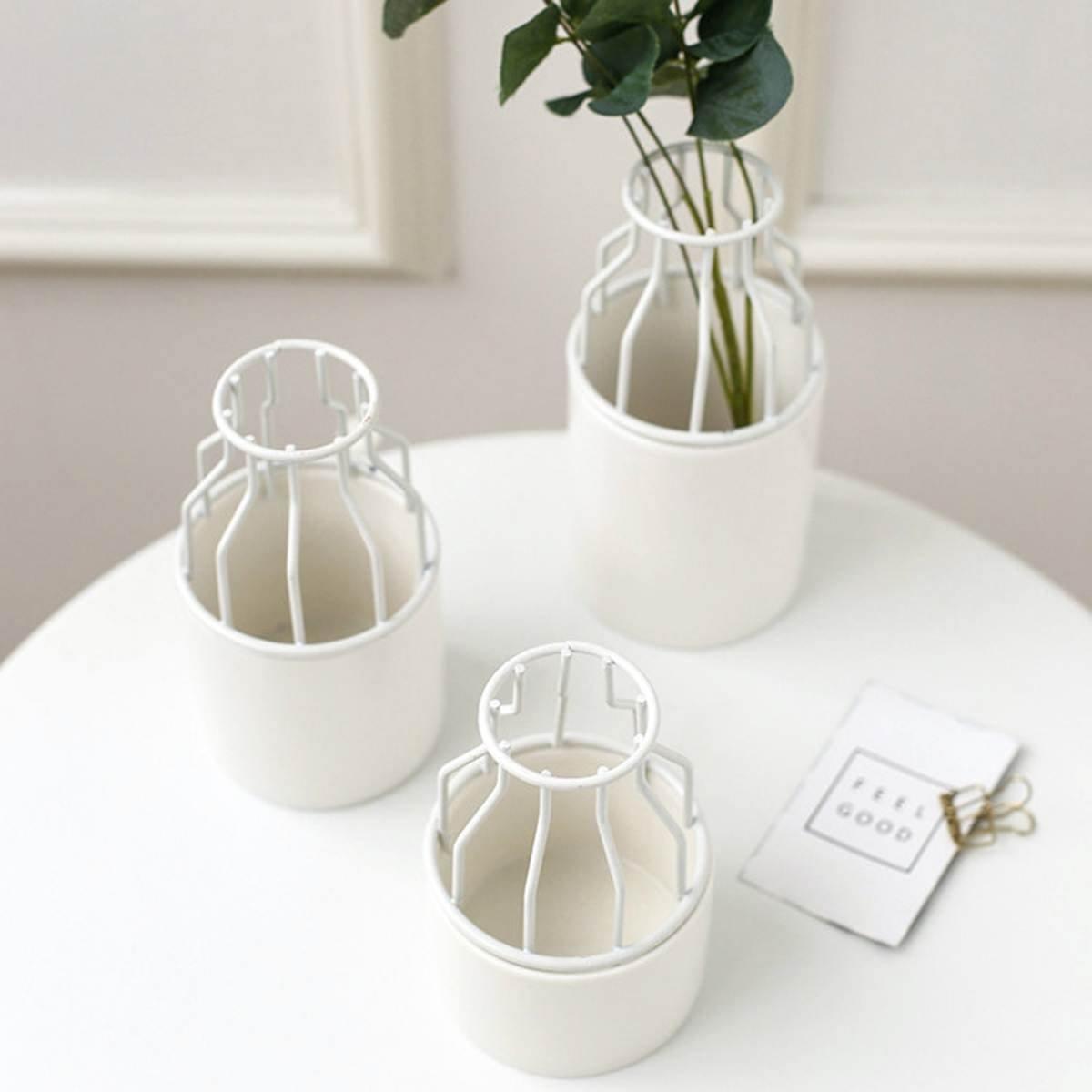 Frendorf | Artévo Eisen-Keramik Design Vase | Modernes Gittermuster | Elegante Dekoration | Für Wohnzimmer & Büro