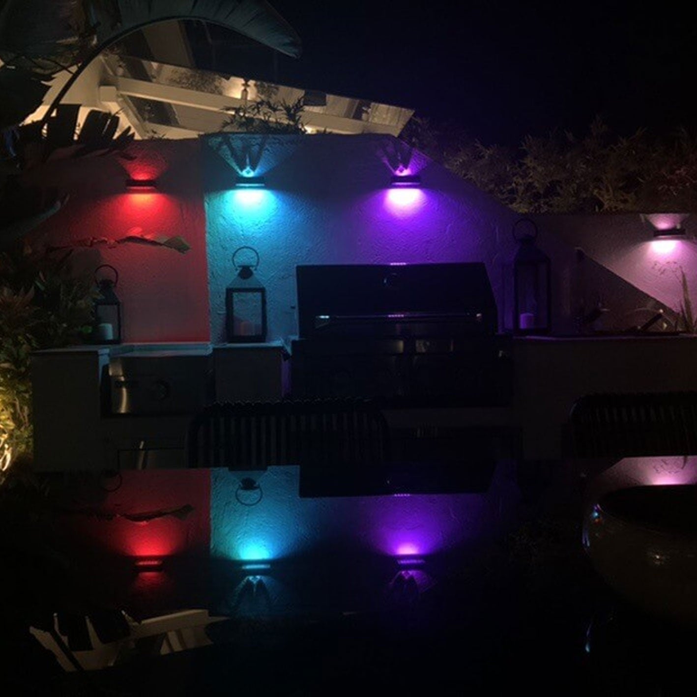 Frendorf | SolarBrite Duo LED Außenwandleuchte | Doppelkopf-Solarleuchte | Wasserdicht & Modern