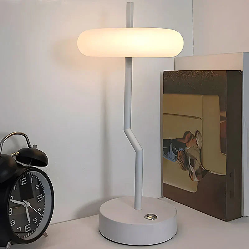 Frendorf | CurvaGlow - Elegante Stehlampe mit rundem Schirm