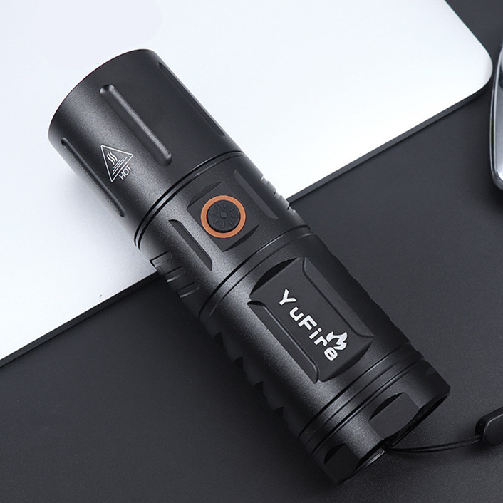 Frendorf | BlazeBeam - Kompakte taktische LED Taschenlampe