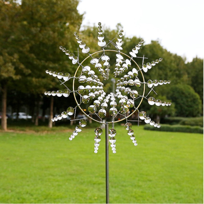 Moderne windbetriebene Gartendekoration