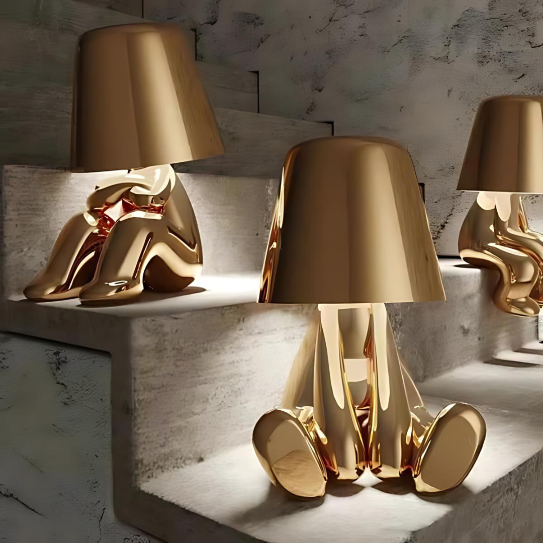 RegalSchimmer | Luxuriöse goldene Tischlampe für stilvolle Akzente