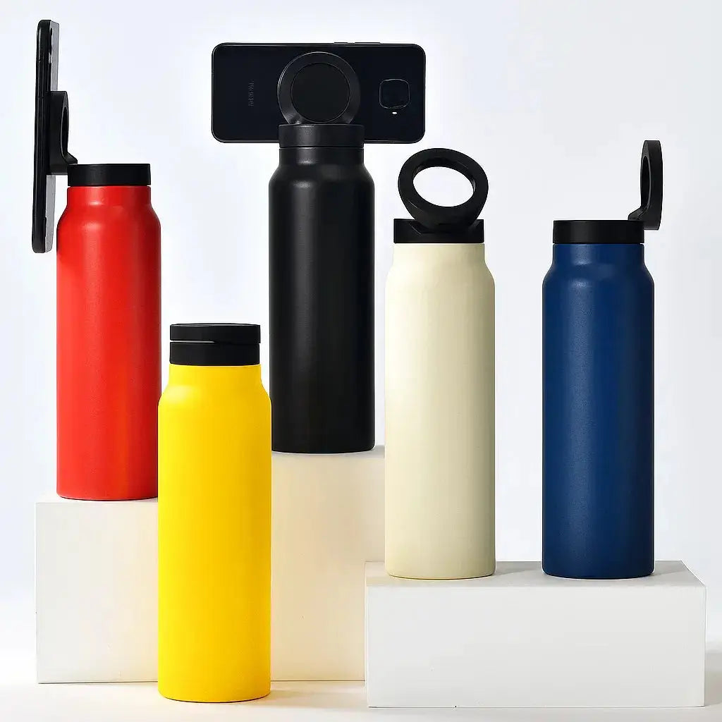 Frendorf | 3-in-1 Isolierbecher mit Magnetboden und Handyhalte