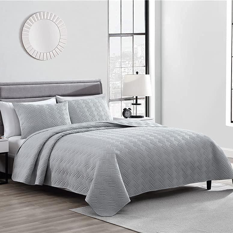 Frendorf | 3-teilige Set: Geprägtes Steppbett-Set