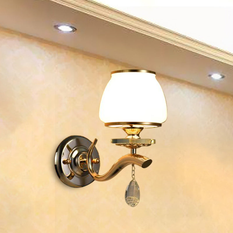 Frendorf | Dome Schlafzimmer Wandleuchte Traditionell Weißes Glas 1/2 Köpfe Wandbeleuchtung Leuchte mit Hänkelkristall