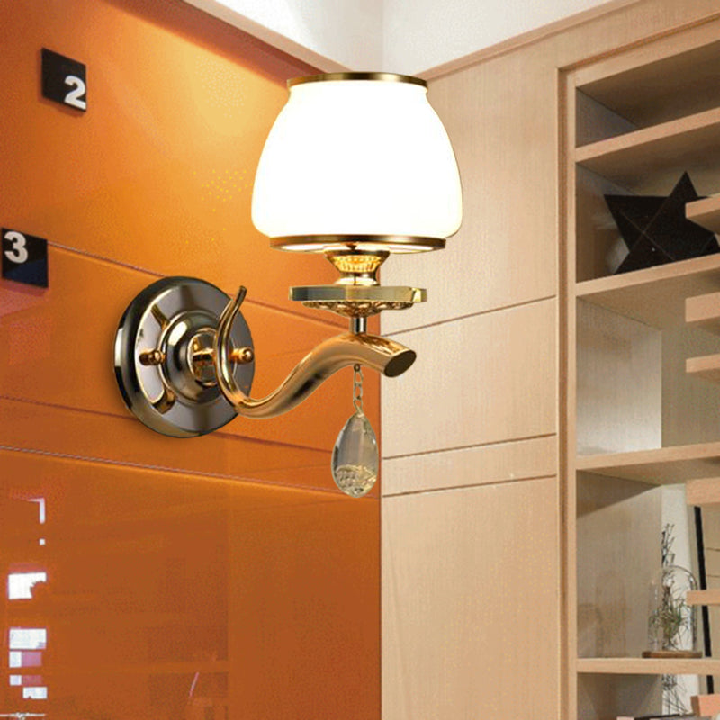 Frendorf | Dome Schlafzimmer Wandleuchte Traditionell Weißes Glas 1/2 Köpfe Wandbeleuchtung Leuchte mit Hänkelkristall