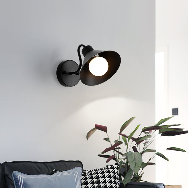 Frendorf | 1 Licht Schlafzimmer Wandlampe Industrieller Stil Weiß/Schwarz Wandleuchte mit Kegel Metallschirm