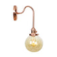 Frendorf | Vintage Globe Wandverlichting 1 Licht Duidelijk/Amber Glas Wandlamp in Koper met Bochtige Arm