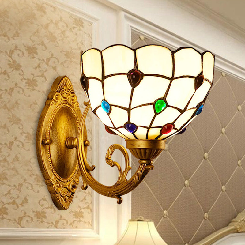 Frendorf | 1 Licht Badezimmer Vanity Lampe Mediterrane Messing Wandleuchte mit Perlen weißem Glasschirm