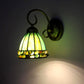 Dome Wandbeleuchtung Idee Tiffany Buntglas/Beige/Grün Buntglas 1 Licht Weiß/Messing Wandleuchte mit Stein Dekor