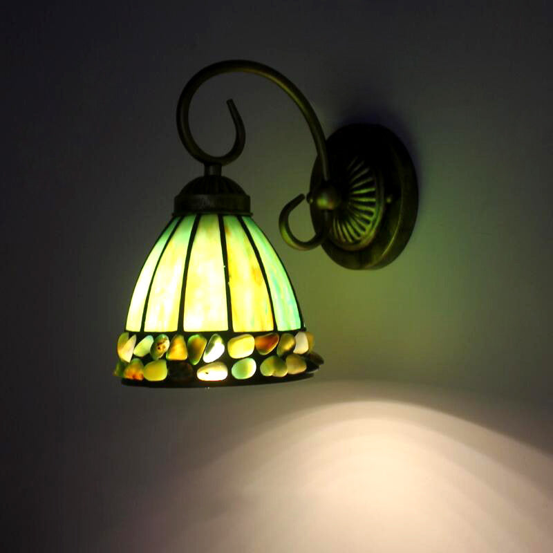 Dome Wandbeleuchtung Idee Tiffany Buntglas/Beige/Grün Buntglas 1 Licht Weiß/Messing Wandleuchte mit Stein Dekor
