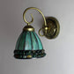 Dome Wandbeleuchtung Idee Tiffany Buntglas/Beige/Grün Buntglas 1 Licht Weiß/Messing Wandleuchte mit Stein Dekor