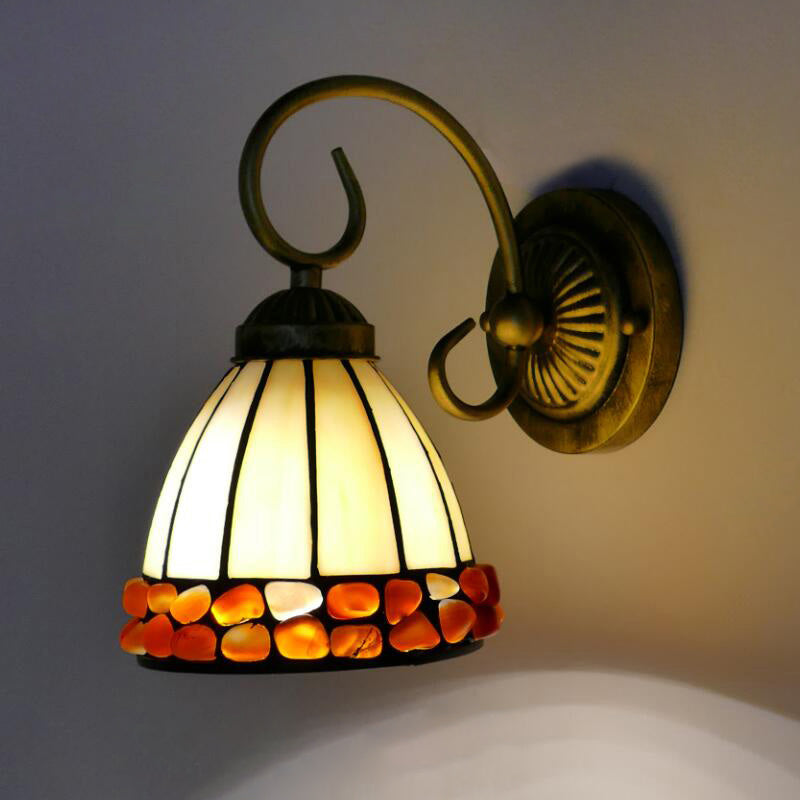 Dome Wandbeleuchtung Idee Tiffany Buntglas/Beige/Grün Buntglas 1 Licht Weiß/Messing Wandleuchte mit Stein Dekor