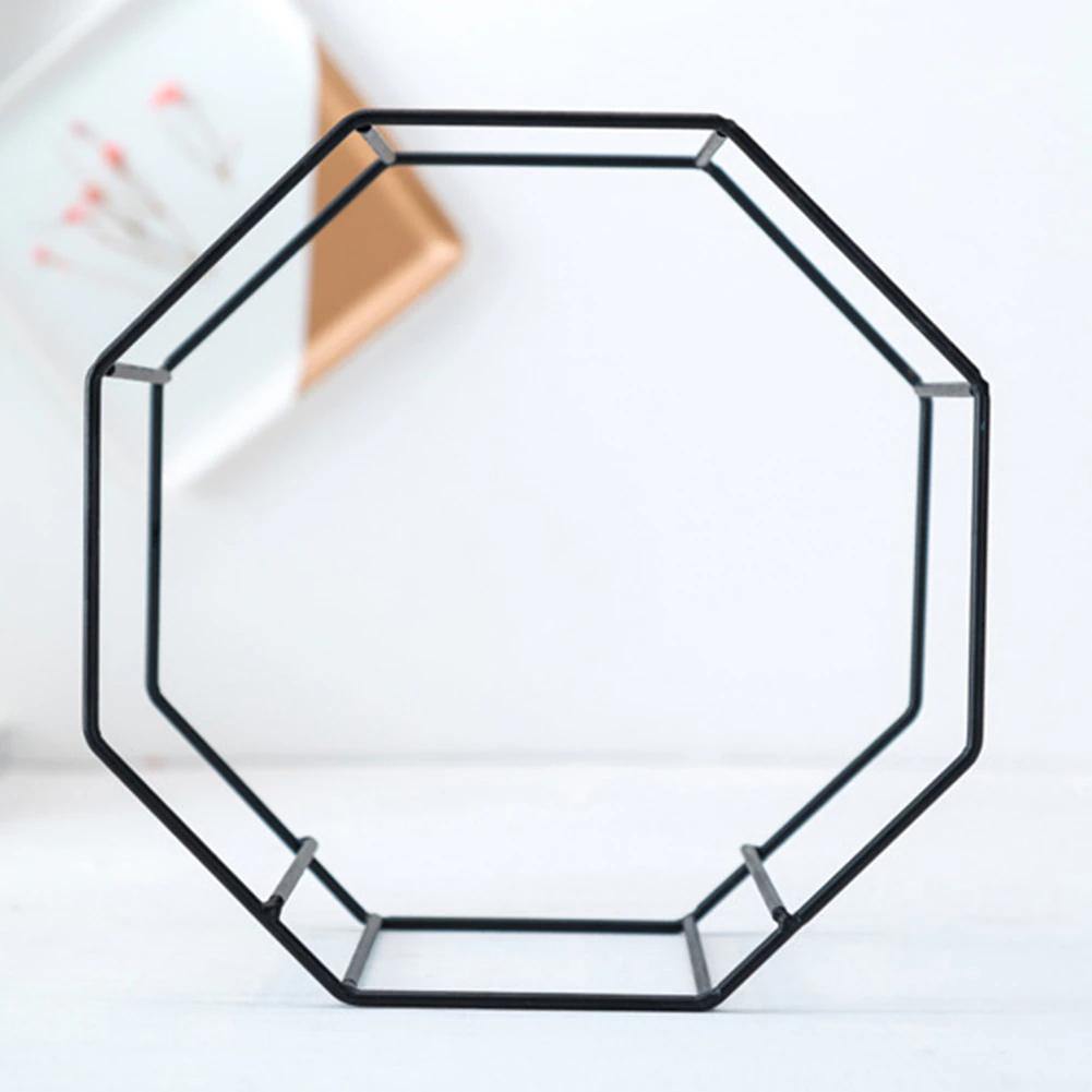Frendorf | GeoFrame Keramik Wandpflanztopf mit Metallrahmen | Octagon Design
