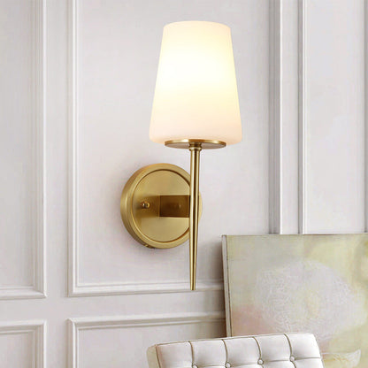 Frendorf | Tapered Wandlamp Modernistisch Opal Glas 1 Gloeilamp Messing Sconcelamp Met Metalen Potloodarm