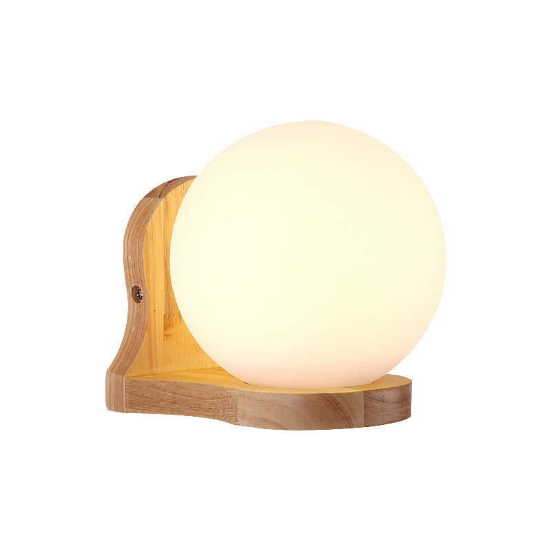 Frendorf | Modernisme 1 Gloeilamp Wandverlichting Houten Sferische Wandlamp met Melkglas Schaduw