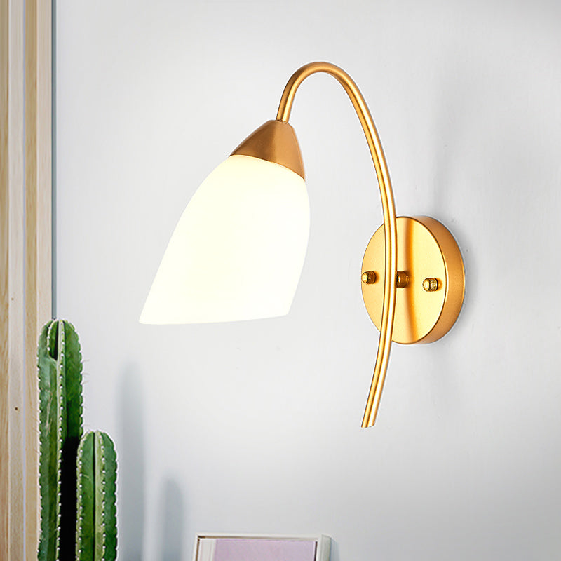 Frendorf | 1 Kopf Schlafzimmer Wandleuchte Modernismus Gold Wandmontage Lampe mit Flare Weißem Glas-Schirm