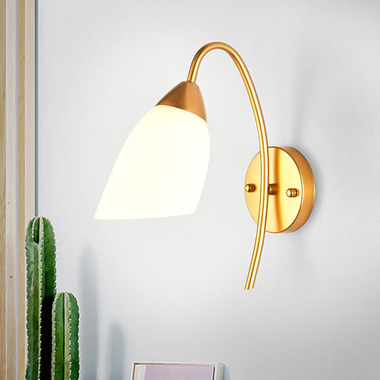Frendorf | 1 Kopf Schlafzimmer Wandleuchte Modernismus Gold Wandmontage Lampe mit Flare Weißem Glas-Schirm