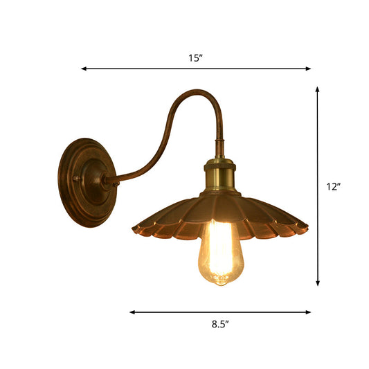 Frendorf | Metall Wandlampe mit gewelltem Rand Antikstil 1-Birne Wetterkupfer Wandlicht mit Gänsehautarm