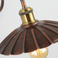 Frendorf | Metall Wandlampe mit gewelltem Rand Antikstil 1-Birne Wetterkupfer Wandlicht mit Gänsehautarm