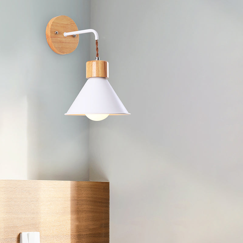 Frendorf | Kegelvormige Metallic Wandlamp Nordic Stijlvolle 1 Licht Blauw/Roze/Wit Wandmontage Lamp met Houten Kap