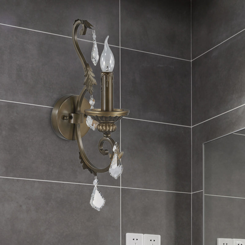 Frendorf | Rustiek Kaarsenhouder Wandverlichting Armatuur 1 Gloeilamp IJzeren Wandgemonteerde Lamp in Brons met Hangende Kristal Accent