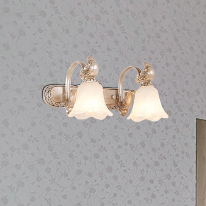 Frendorf | Traditionele Bloemenschaduw Vanity Wandlamp Melkglas 2/3 Koppen Badkamer Wandlicht met Gebogen Arm in Khaki