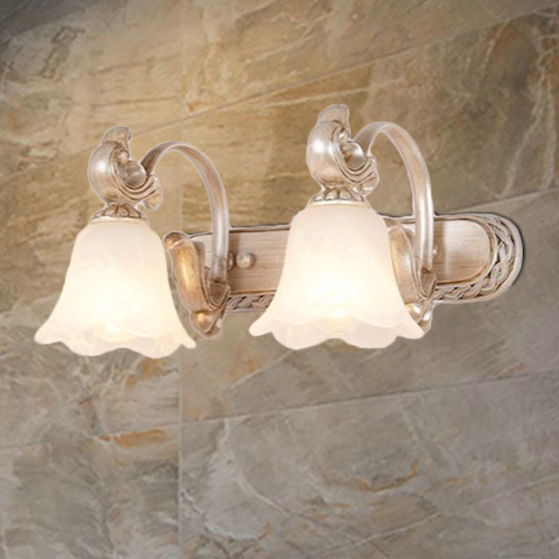 Frendorf | Traditionele Bloemenschaduw Vanity Wandlamp Melkglas 2/3 Koppen Badkamer Wandlicht met Gebogen Arm in Khaki